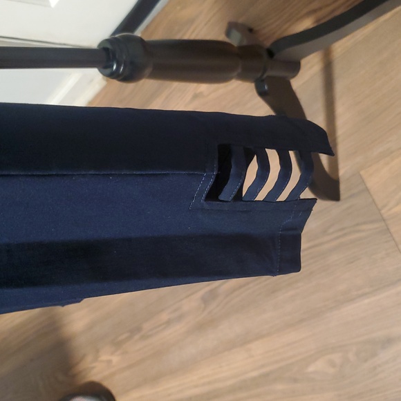 Slim Sation Capris - Picture 3 of 6